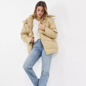 NWOT BEIGE NORTH FACE 550 PUFFER